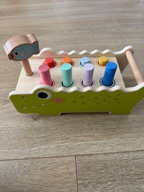 Wooden Crocodile Peg-Pound Toy - Multicolor
